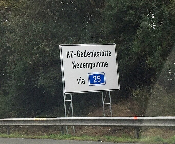 Foto Schild an der A 1