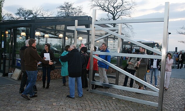 Foto des Eingangs zur Gedenkstätte