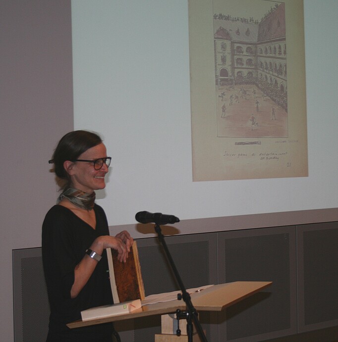 Veronika Springmann während ihres öffentlichen Vortrags