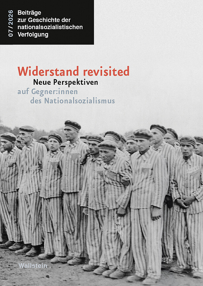 Widerstand revisited. Cover. Zu sehen Häftlinge beim Appell in einem schwarzweißfoto. Darüber in orange der Titel.
